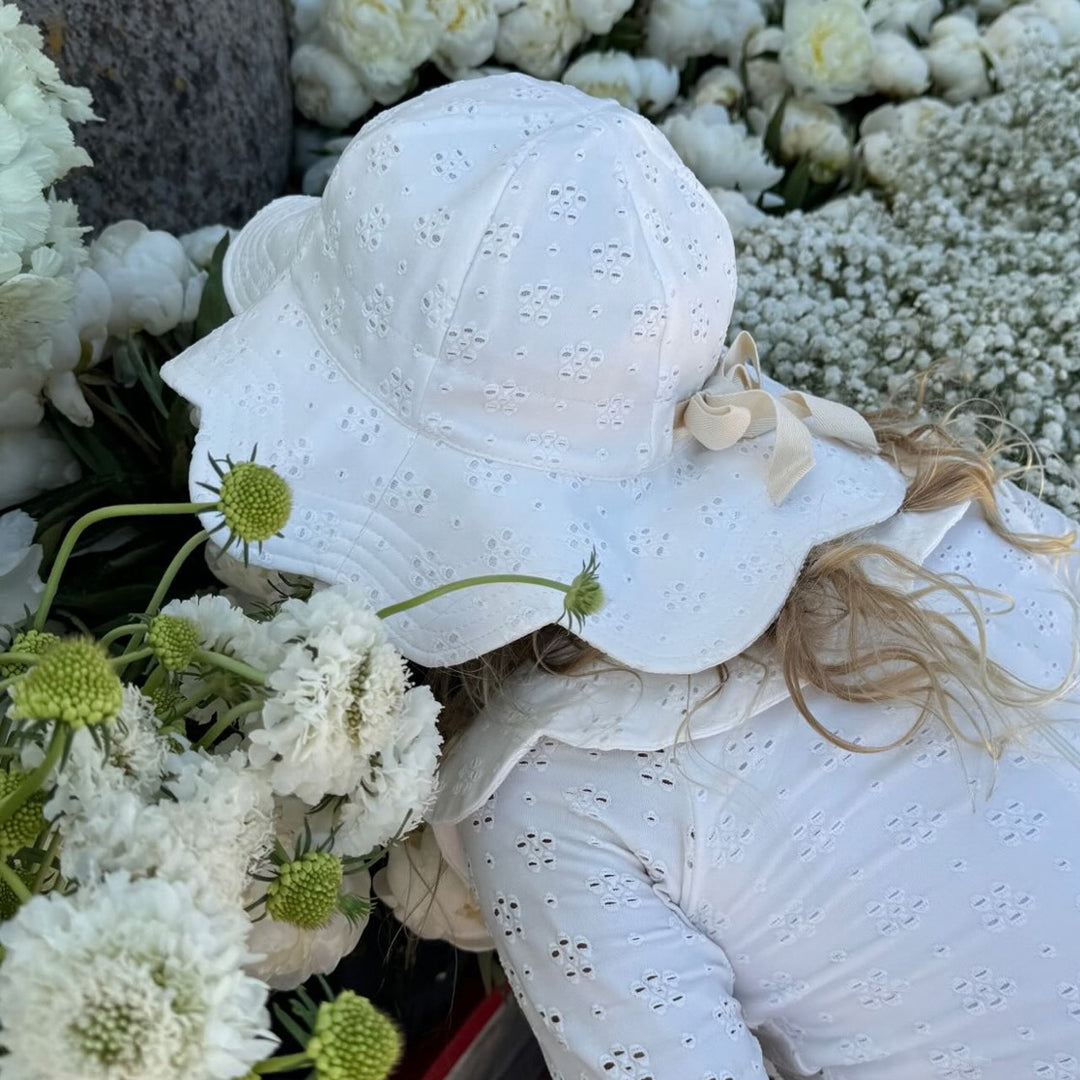 Baby girl sun hats with flowers on sale